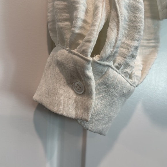 DAZY Women's White Cinched Sleeve Blouse Size XLarge - Picture 7 of 9